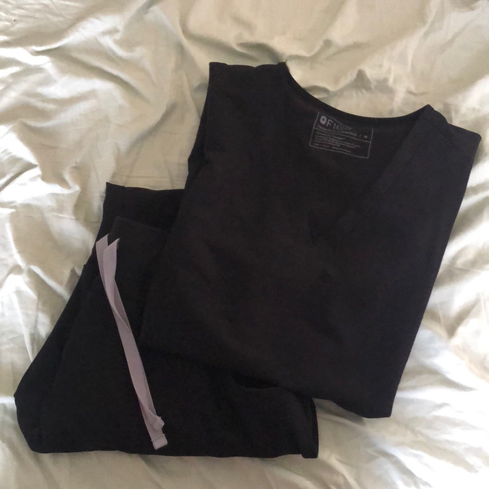 Figs black scrub set medium